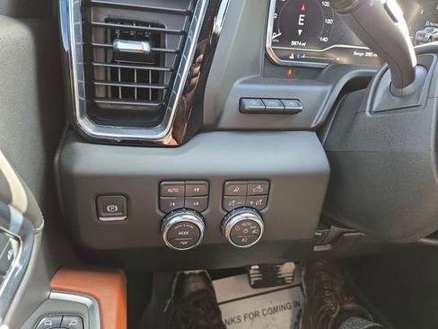 Used 2024 GMC Sierra 2500 Denali Ultimate image 20