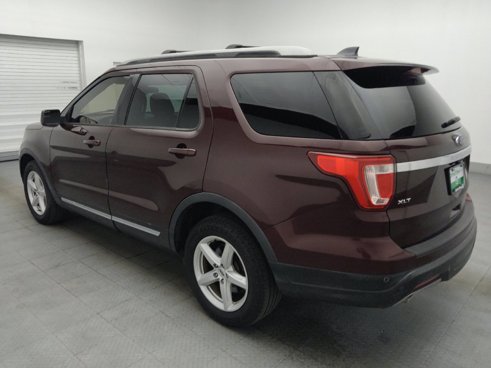 Used 2018 Ford Explorer XLT FWD image 3