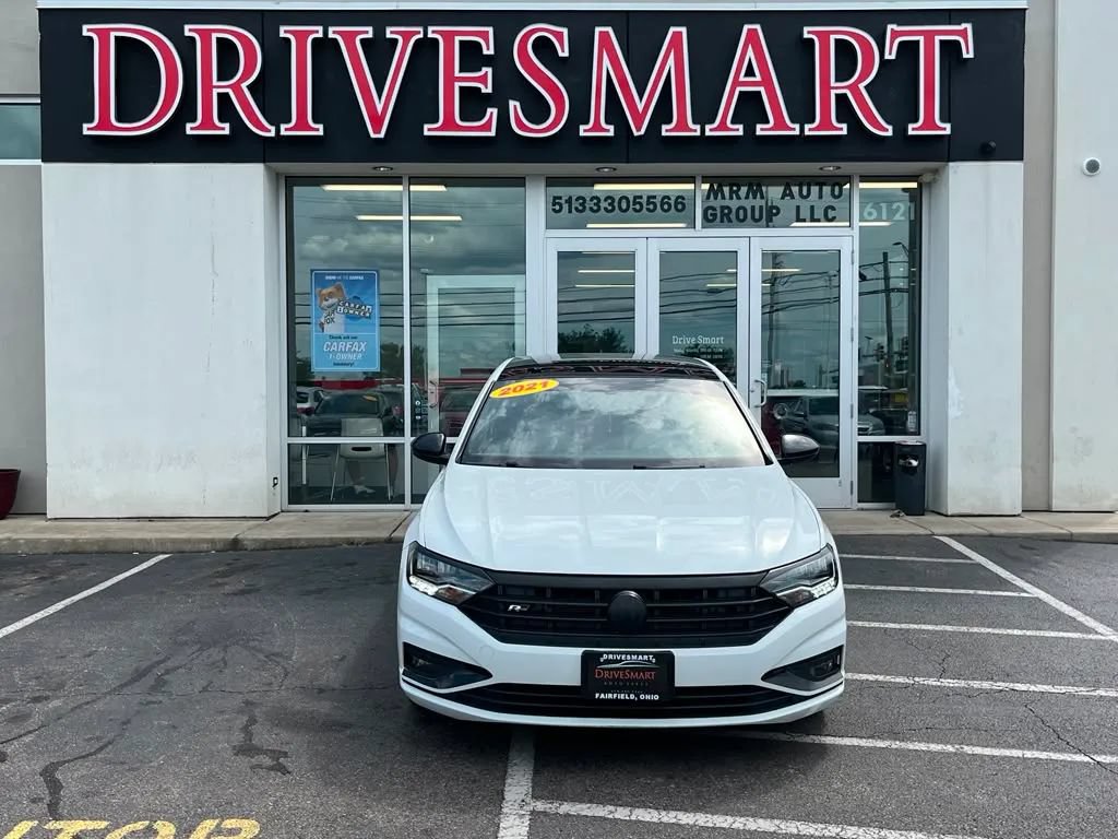 Used 2021 Volkswagen Jetta R-Line w/ R-Line Cold Weather Package FWD image 4