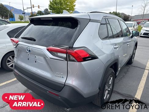 Used 2024 Toyota RAV4 XLE AWD/4WD image 2