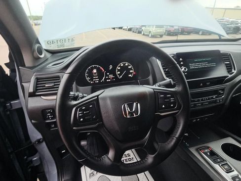 Used 2024 Honda Ridgeline Sport image 12