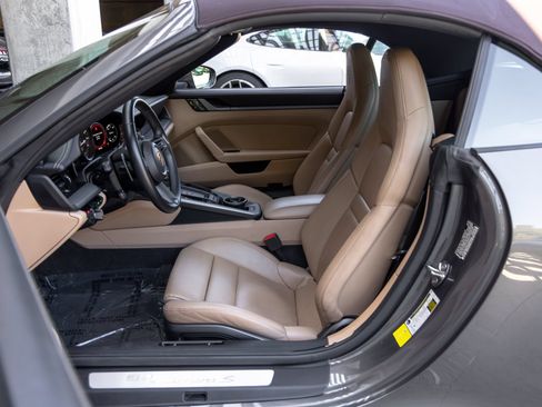 Certified 2020 Porsche 911 Carrera S RWD image 27