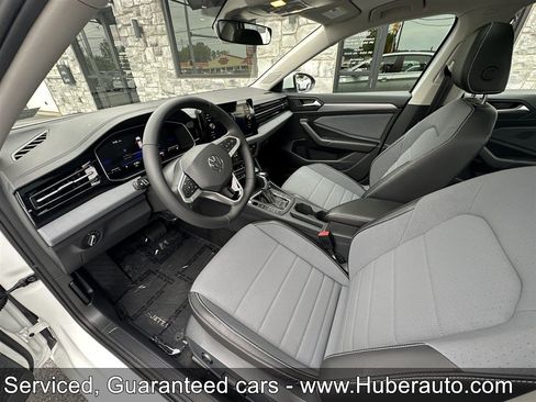 Used 2026 Volkswagen Jetta SE FWD image 31