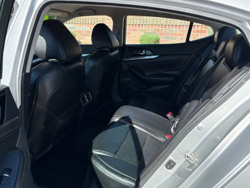 Used 2020 Nissan Maxima 3.5 SV w/ Floor Mat Group FWD image 7