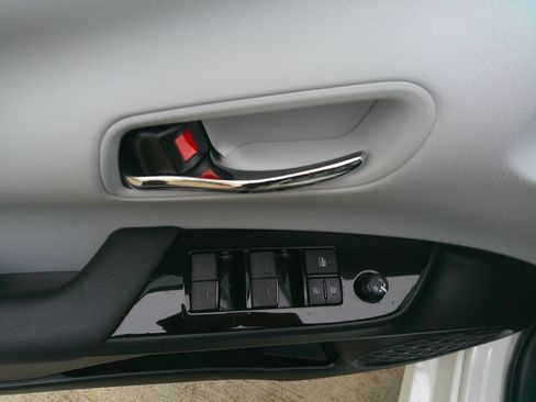 Used 2020 Toyota Prius Limited image 22