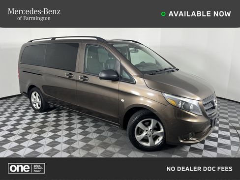 Used 2016 Mercedes-Benz Metris Passenger image 1
