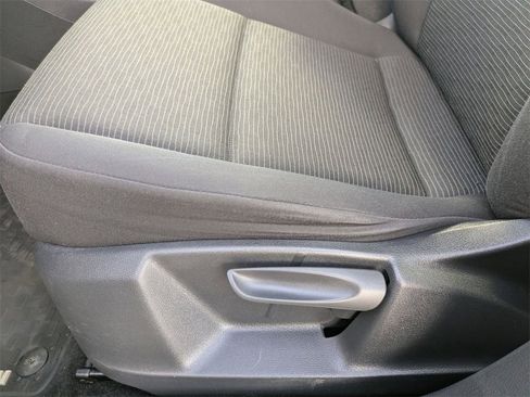 Used 2017 Volkswagen Tiguan S image 14