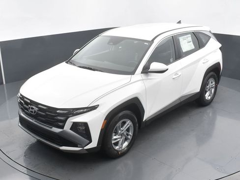 Used 2025 Hyundai Tucson SE image 19