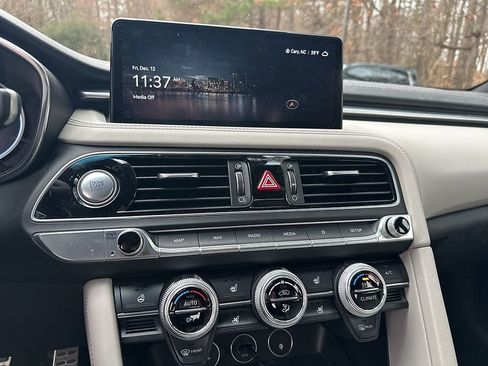 Used 2023 Genesis G70 3.3T w/ Sport Prestige Package image 11