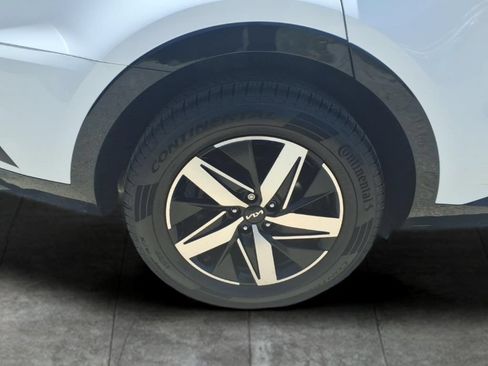 Used 2023 Kia Sorento S FWD image 20