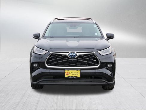 Used 2022 Toyota Highlander Limited image 2