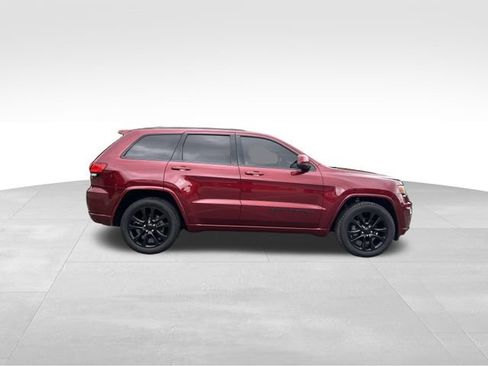Used 2019 Jeep Grand Cherokee Altitude RWD image 6