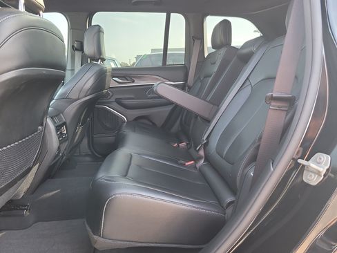 Used 2024 Jeep Grand Cherokee Limited w/ Black Appearance Package RWD image 11