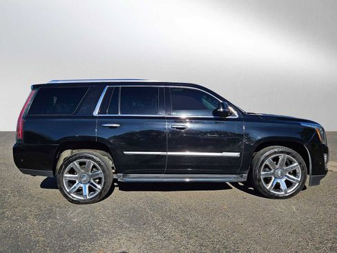 Used 2020 Cadillac Escalade Premium Luxury image 8