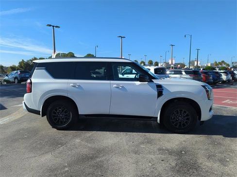 Certified 2025 Nissan Armada SV image 3