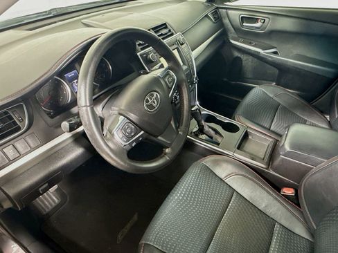 Used 2015 Toyota Camry SE FWD image 10
