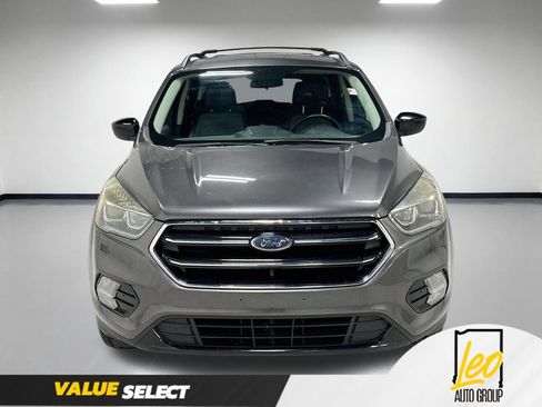 Used 2017 Ford Escape SE w/ Equipment Group 201A AWD/4WD image 2