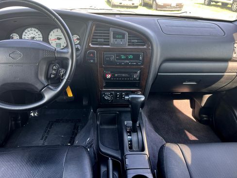 Used 2001 Nissan Pathfinder LE image 27