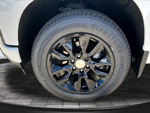 Used 2020 Chevrolet Silverado 1500 Custom w/ Custom Value Package AWD/4WD image 37