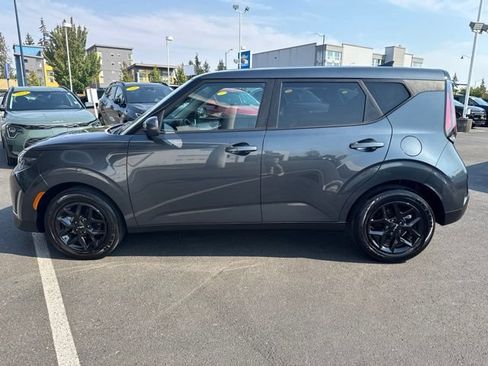 Certified 2025 Kia Soul LX w/ LX Technology Package FWD image 9