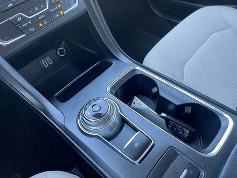 Used 2019 Ford Fusion SE w/ Equipment Group 151A FWD image 13