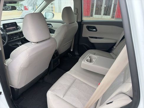 Used 2025 Nissan Rogue SV FWD image 15