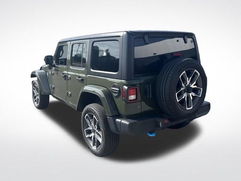 Used 2024 Jeep Wrangler Unlimited w/ Convenience Group AWD/4WD image 5