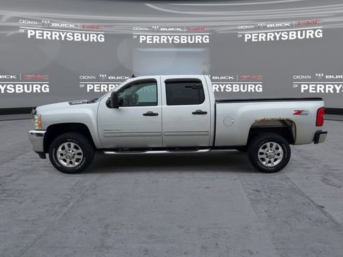 Used 2012 Chevrolet Silverado 2500 LT w/ Interior Plus Package AWD/4WD image 5