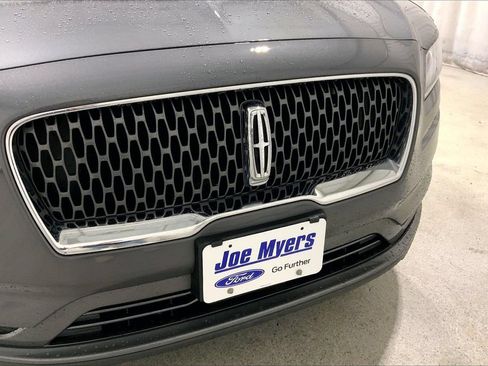 Used 2023 Lincoln Nautilus Reserve w/ Monochromatic Package AWD/4WD image 7
