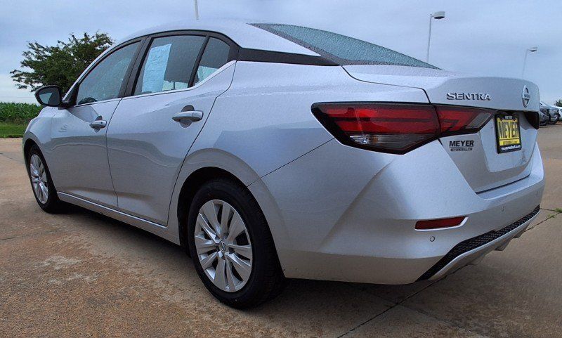 Used 2022 Nissan Sentra S FWD image 6