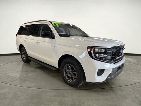 Used 2025 Ford Expedition Active AWD/4WD image 5