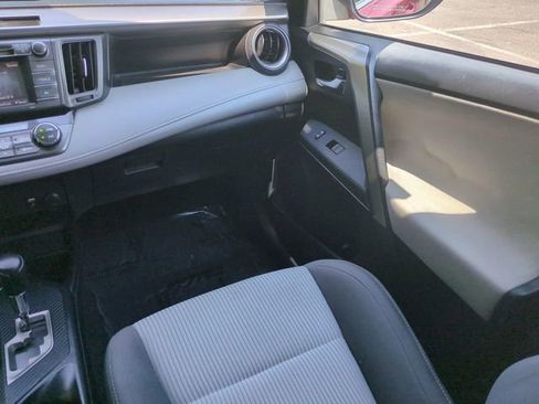Used 2015 Toyota RAV4 XLE AWD/4WD image 17