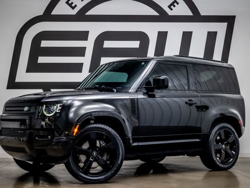 Used 2023 Land Rover Defender 90 X-Dynamic SE AWD/4WD image 1