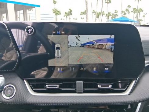 New 2026 Chevrolet Equinox LT w/ Safety and Technology Package FWD image 9