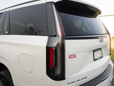 Used 2023 Cadillac Escalade V AWD/4WD image 39