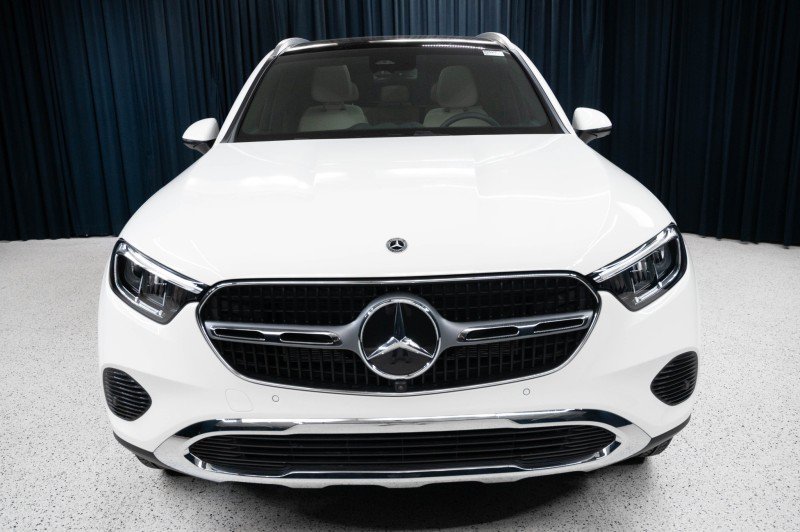 New 2027 Mercedes-Benz GLC 300 image 2