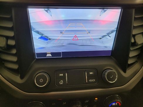 Used 2023 GMC Acadia AT4 image 14