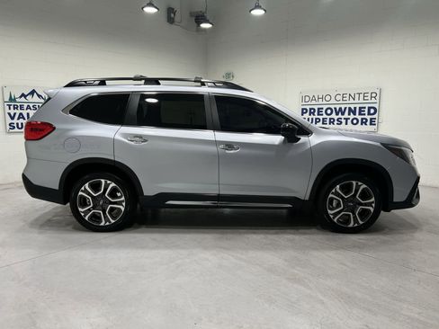 Certified 2025 Subaru Ascent Touring w/ Popular Package #2 AWD/4WD image 9