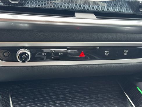 New 2026 BMW X6 xDrive40i w/ Climate Comfort Package image 18