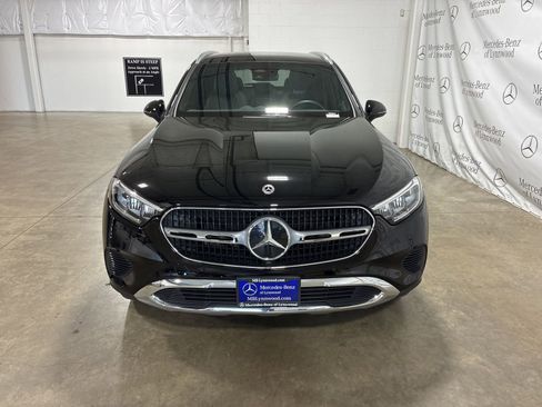 Used 2025 Mercedes-Benz GLC 300 GLC 300 image 2