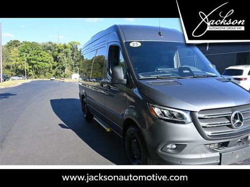 Used 2025 Mercedes-Benz Sprinter 2500 image 1