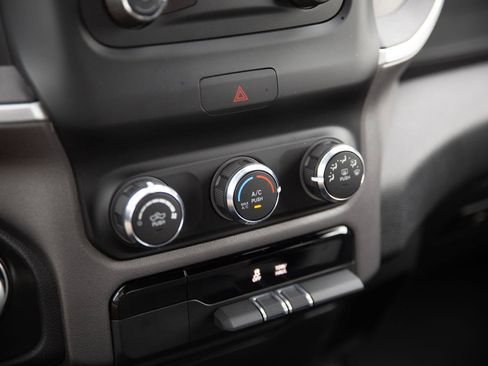Used 2021 RAM 1500 Big Horn AWD/4WD image 16