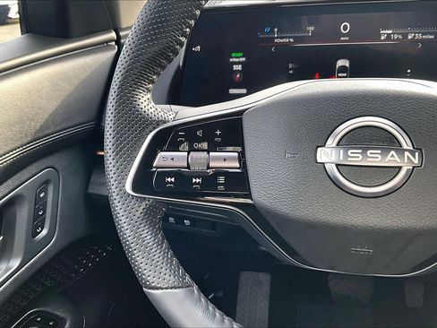 Used 2024 Nissan Ariya FWD image 11