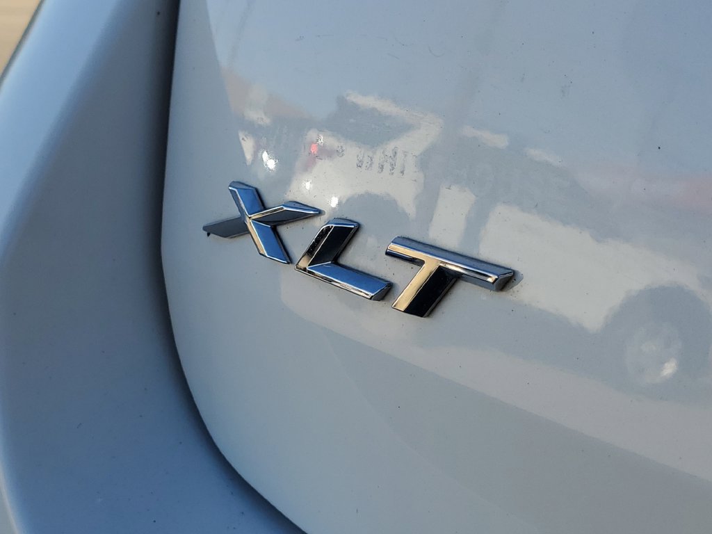 Used 2023 Ford Explorer XLT w/ Equipment Group 202A AWD/4WD image 6