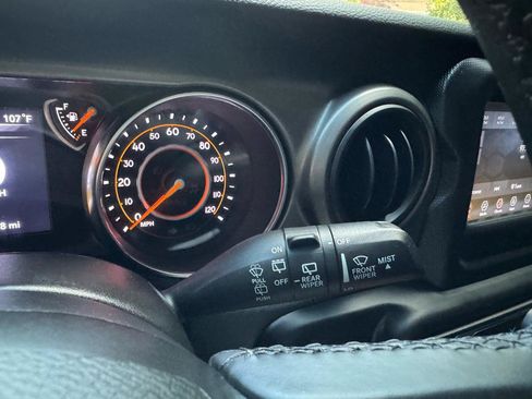 Used 2022 Jeep Wrangler Unlimited Sport AWD/4WD image 38