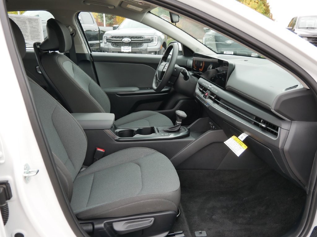 Used 2025 Kia K4 FWD image 13