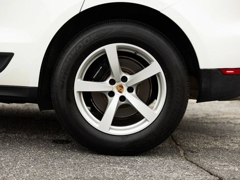 Used 2018 Porsche Macan Sport Edition image 13