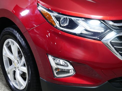 Used 2020 Chevrolet Equinox Premier AWD/4WD image 16