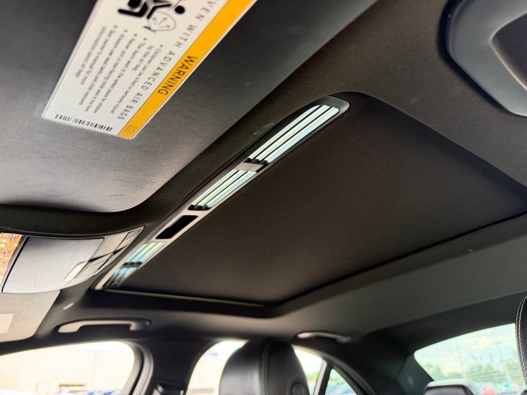 Used 2019 Mercedes-Benz C 300 4MATIC Sedan image 23