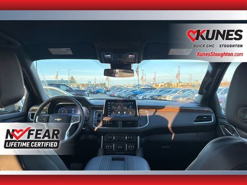 Used 2024 Chevrolet Suburban Premier image 31